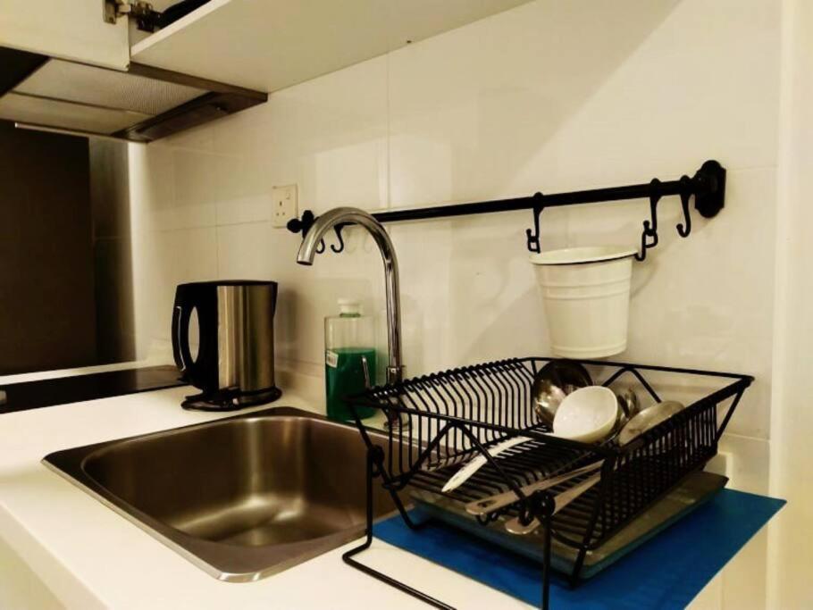 פטלין ג'איה H2O Retreat Studio Home 5Min To Lrt By Premium Stay מראה חיצוני תמונה